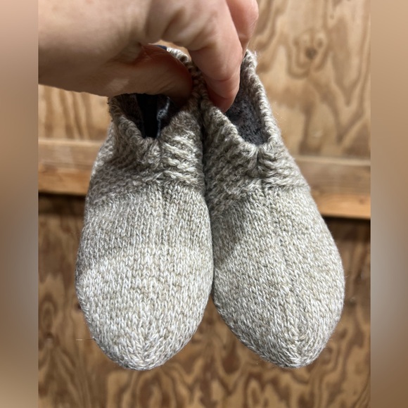 BOMBAS GRIPPER SLIPPER IN TAUPE Toddler SIZE T1 Shoe Size 5-7 - Picture 2 of 4